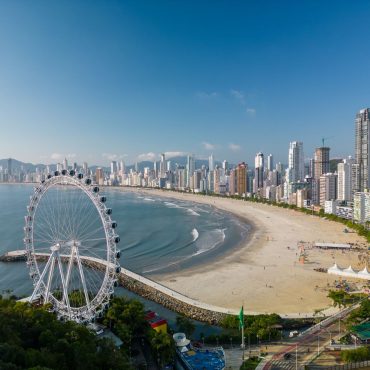 destino-em-alta-ferias-de-julho-balneario-camboriu(1)
